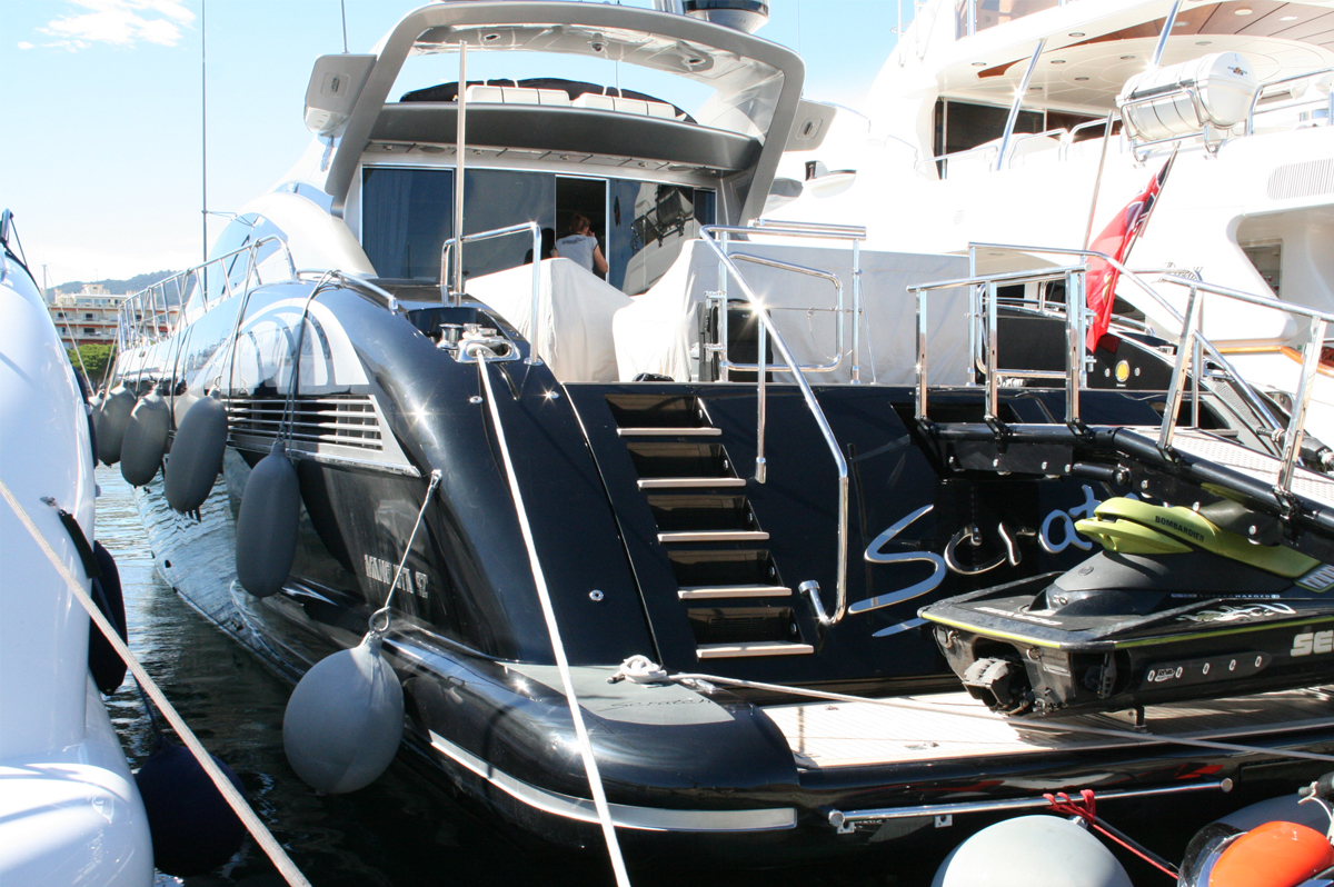 Grey Fendertex fenders on powerboat